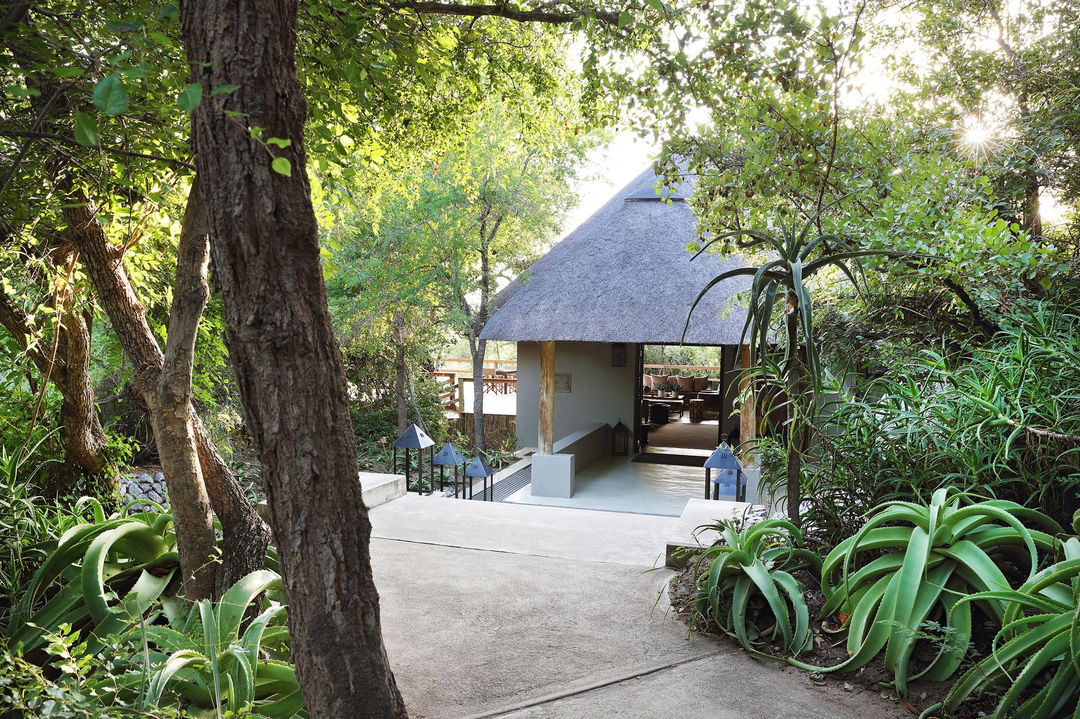 exterior view of the main entrance to Pioneer camp Londolozi
