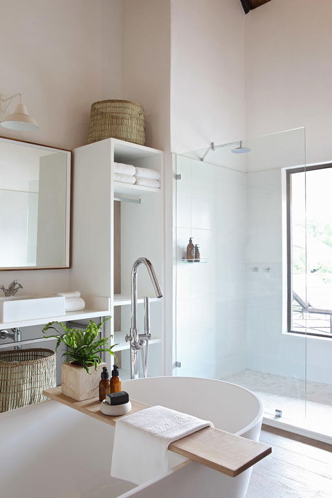 view of a chalet bathroom at Tree camp Londolozi