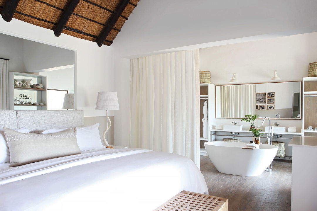 bedroom view of a chalet at Varty camp Londolozi