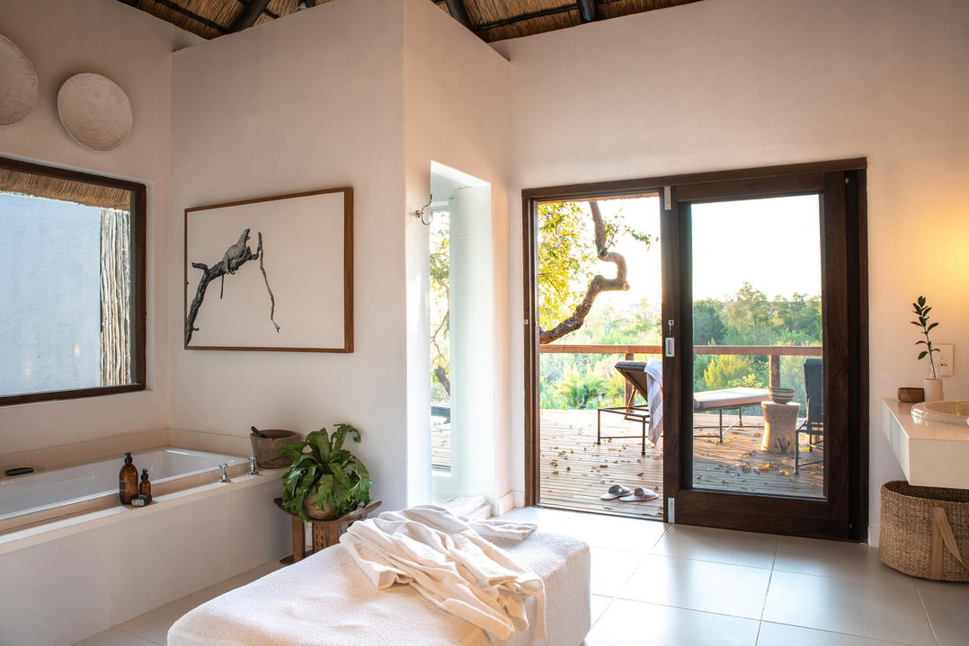 bathroom of superior chalet at Varty camp Londolozi game reserve