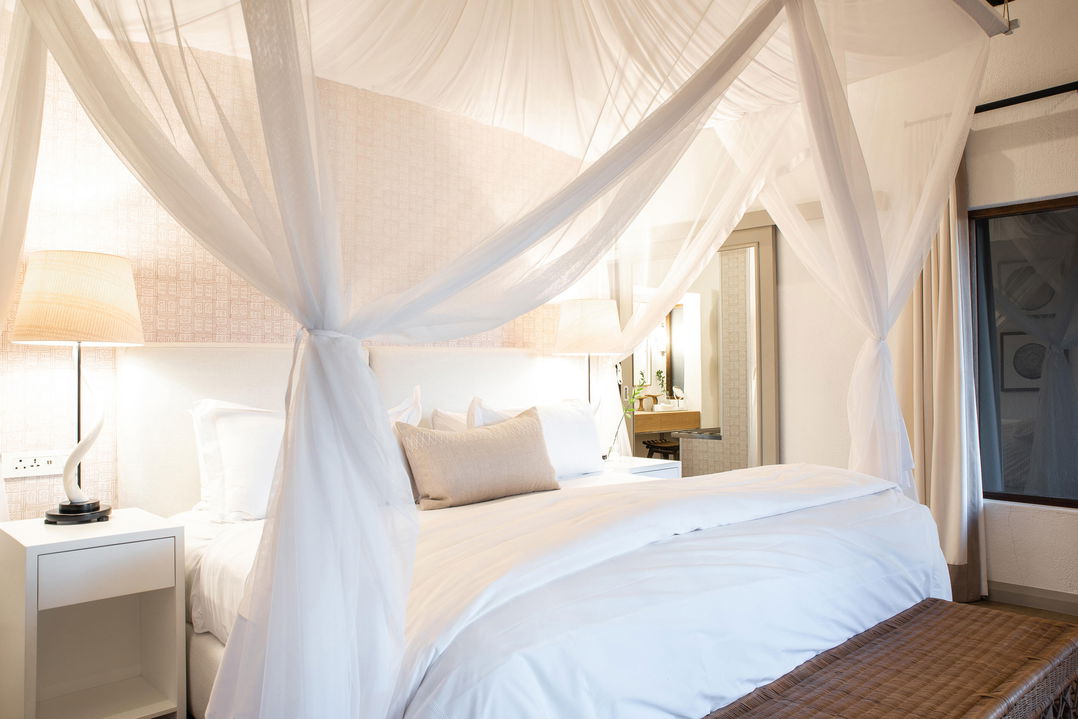 four post bed in superior chalet of Varty camp Londolozi game Reserve