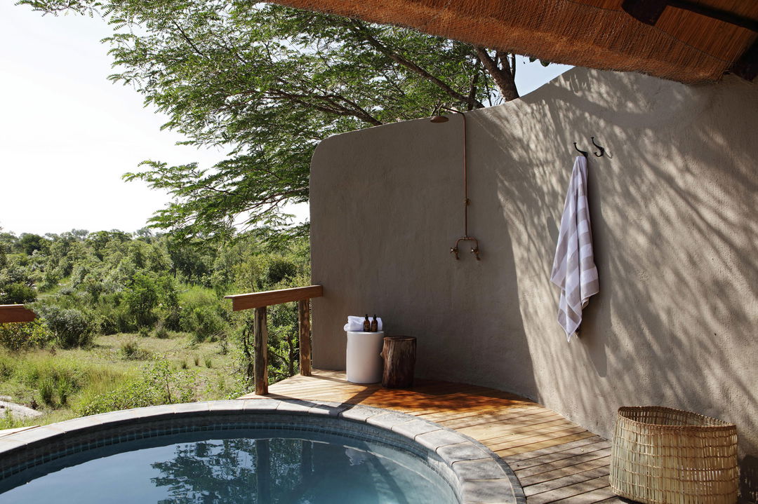 outdoor shower at superior chalet of Varty camp Londolozi Game Reserve