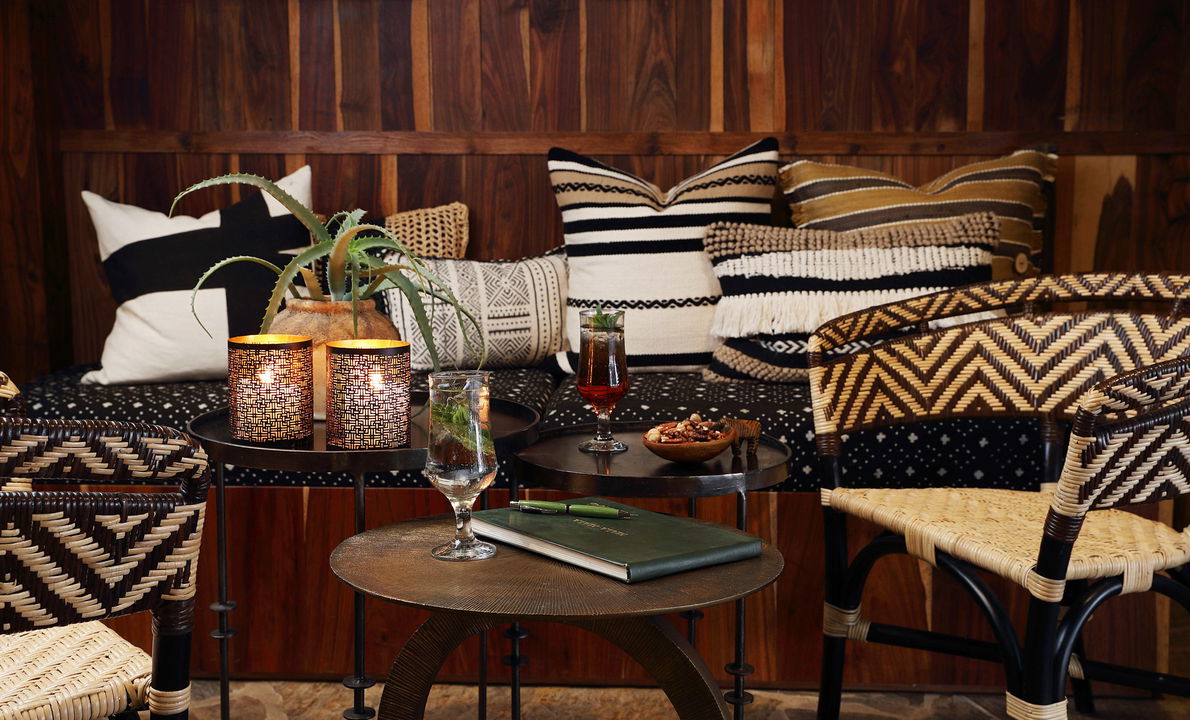 lounge area at MalaMala Main Game lodge