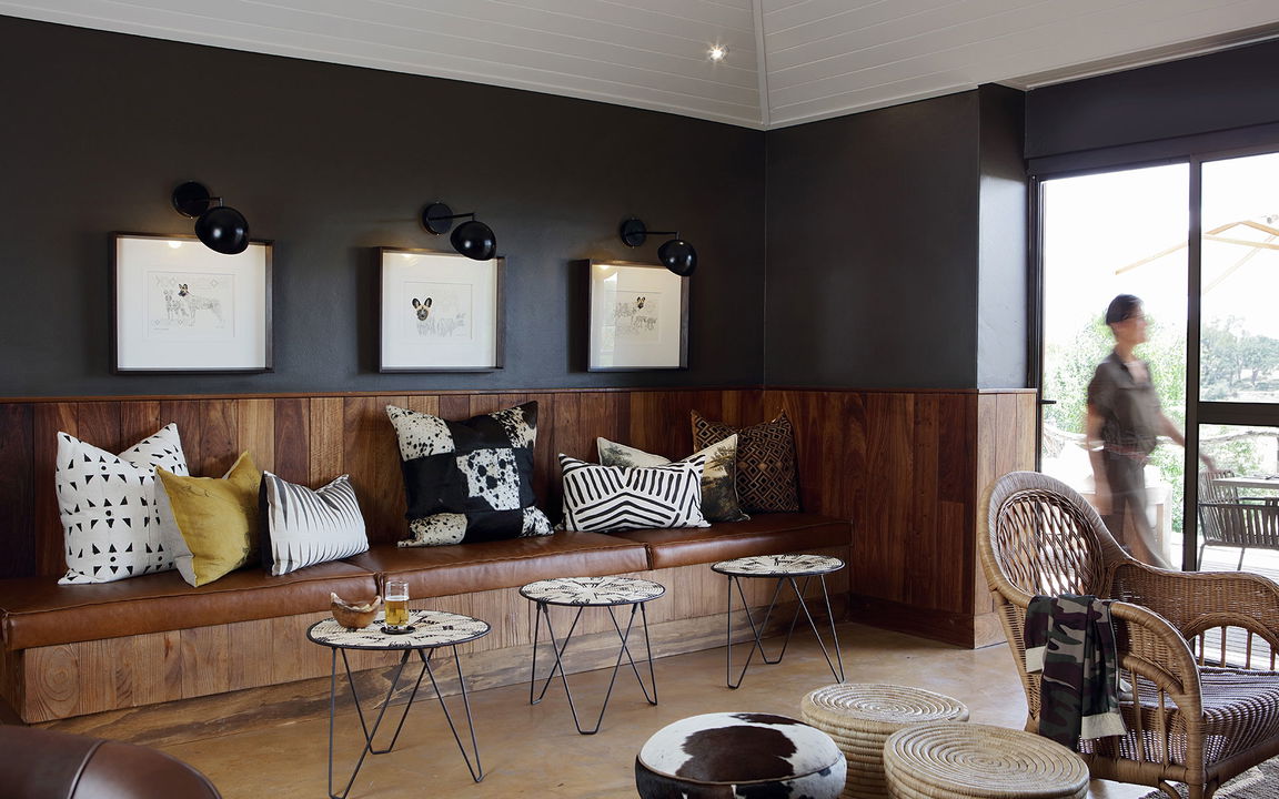 bar area of Sable Camp MalaMala