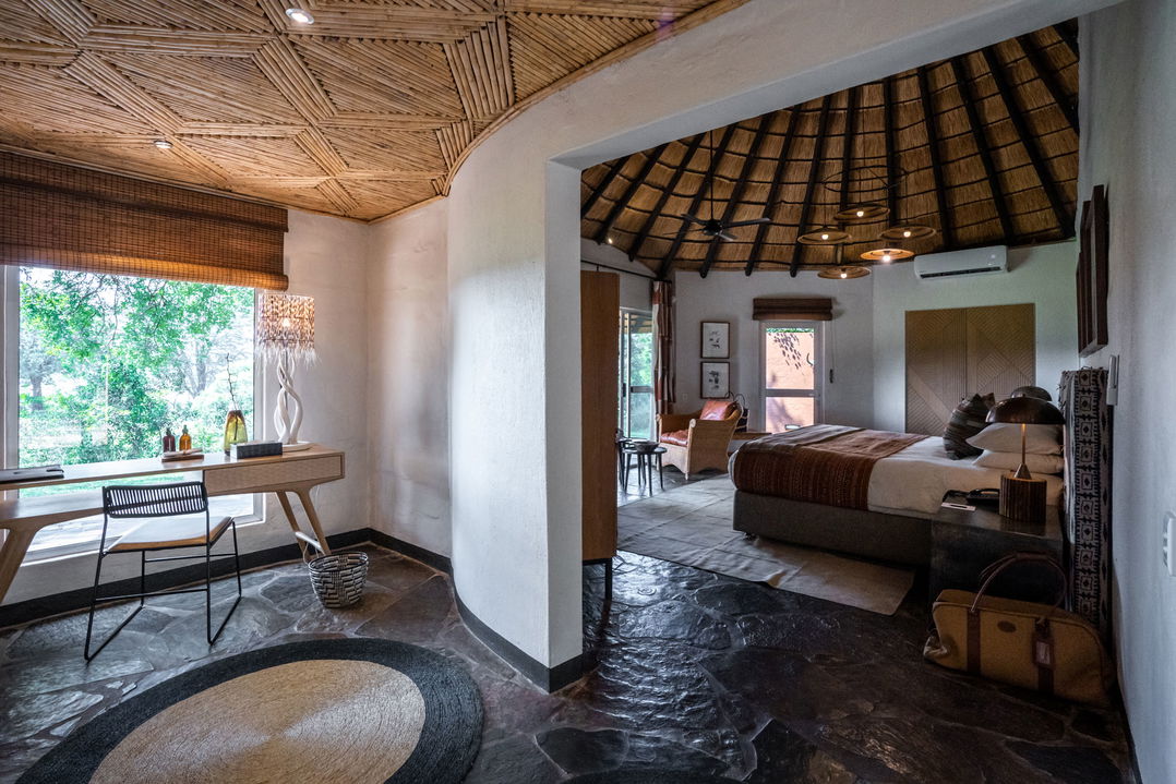 partial room view interior of Sable Camp MalaMala