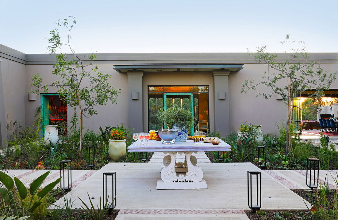 courtyard view of Africa house at royal malewane