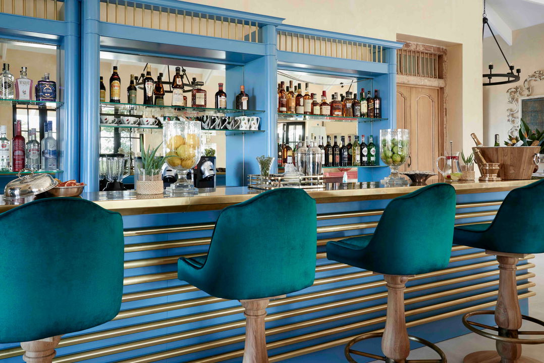 view of bar at farmstead lodge royal malewane