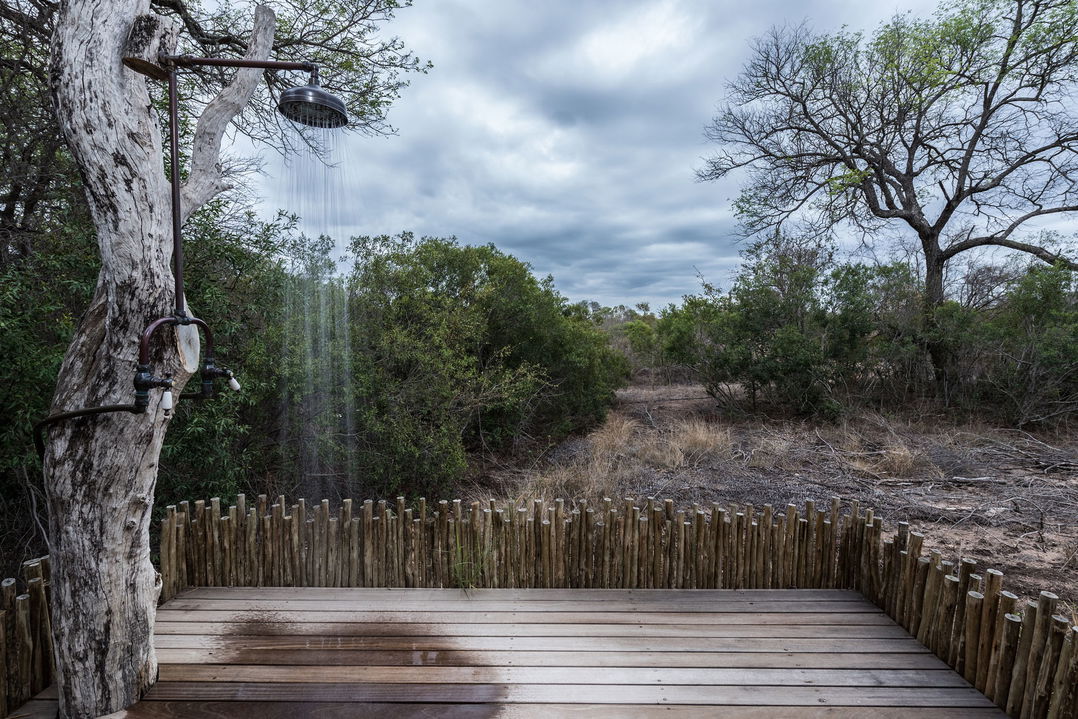 outside shower at room of sabi sabi bush lodge luxury villa