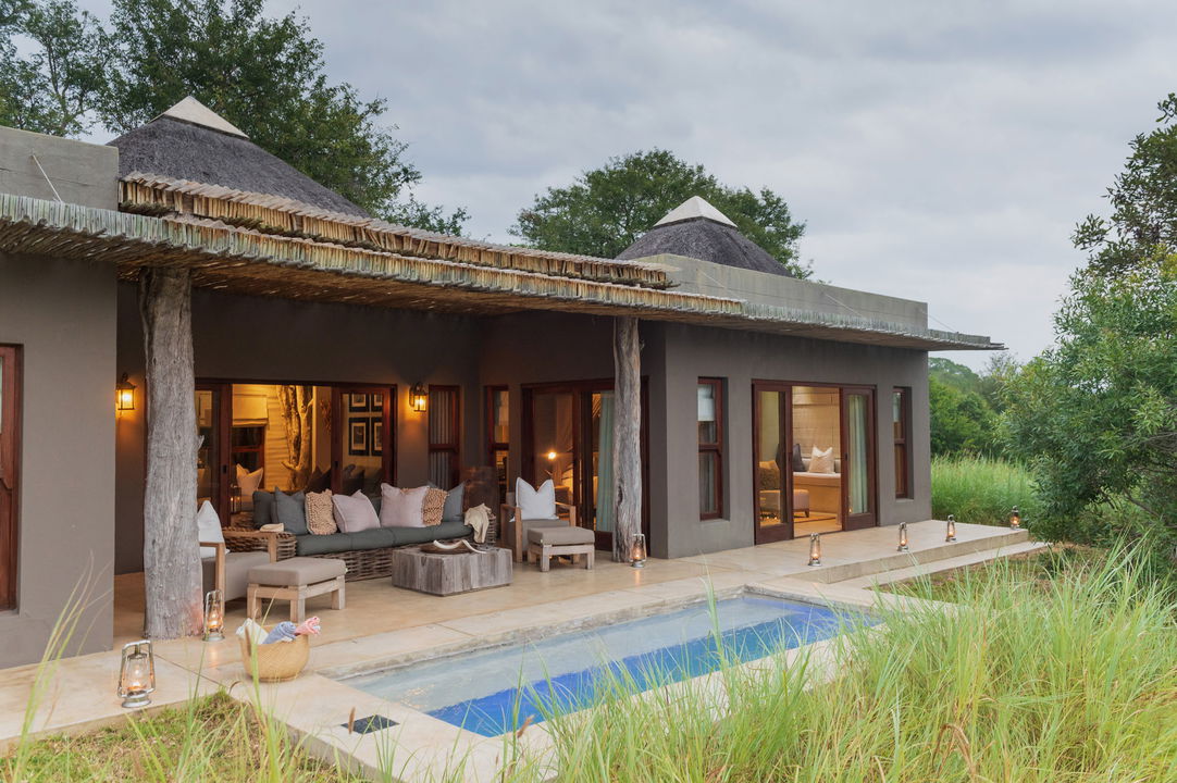 exterior view of sabi sabi bush lodge luxury villa with splash pool
