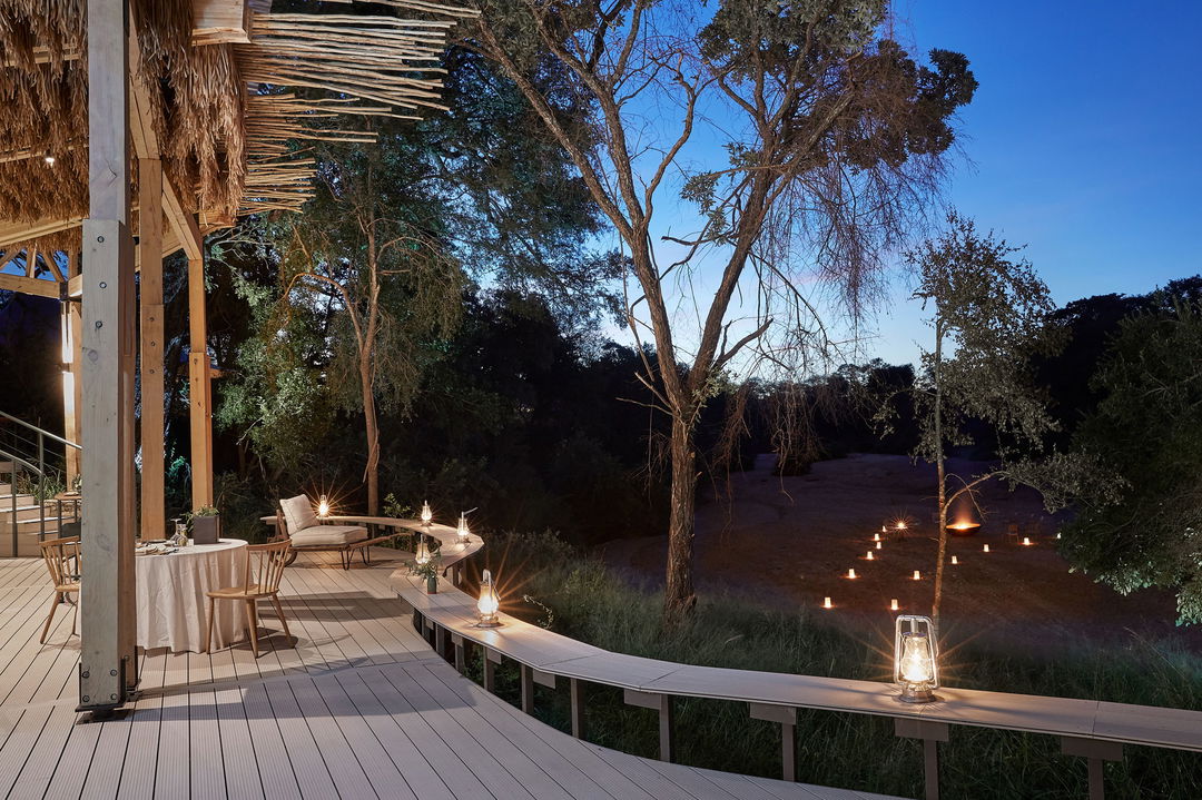 Saseka tented camp Thornybush main deck area at night