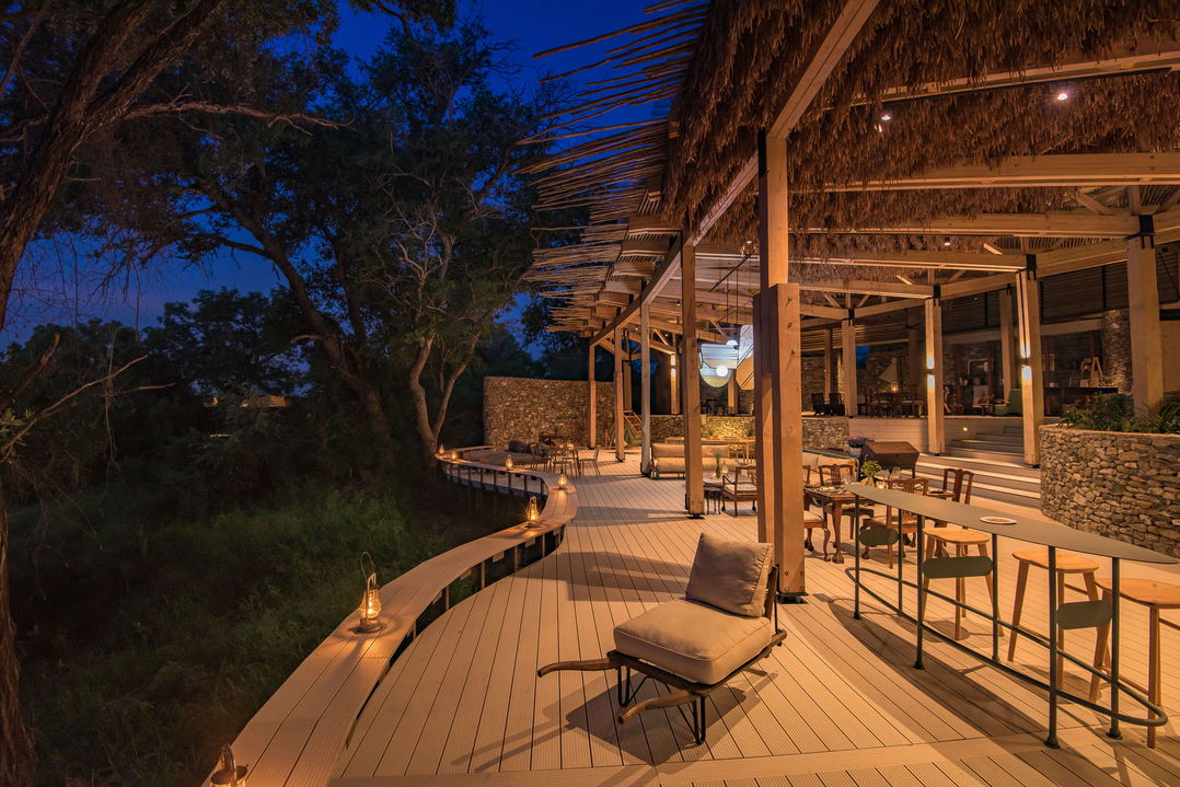 main deck at night by Saseka tented camp Thornybush