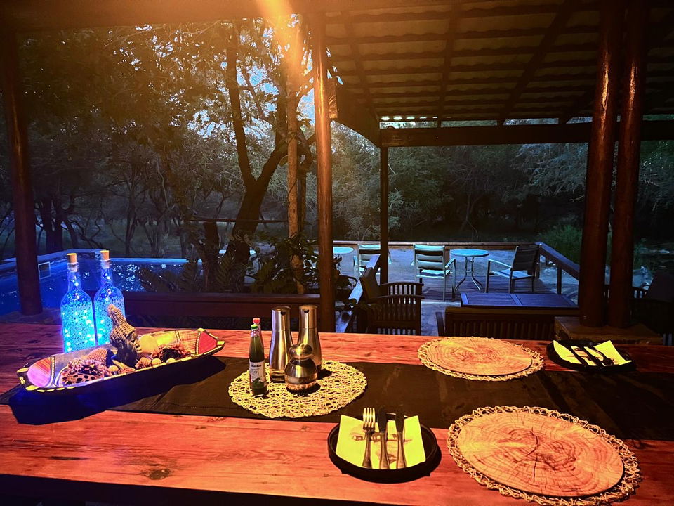 deck of secrets VIP lodge at night time at Komatipoort
