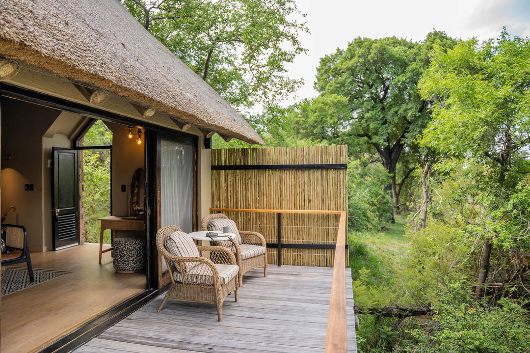 side view exterior of room at thornybush game lodge
