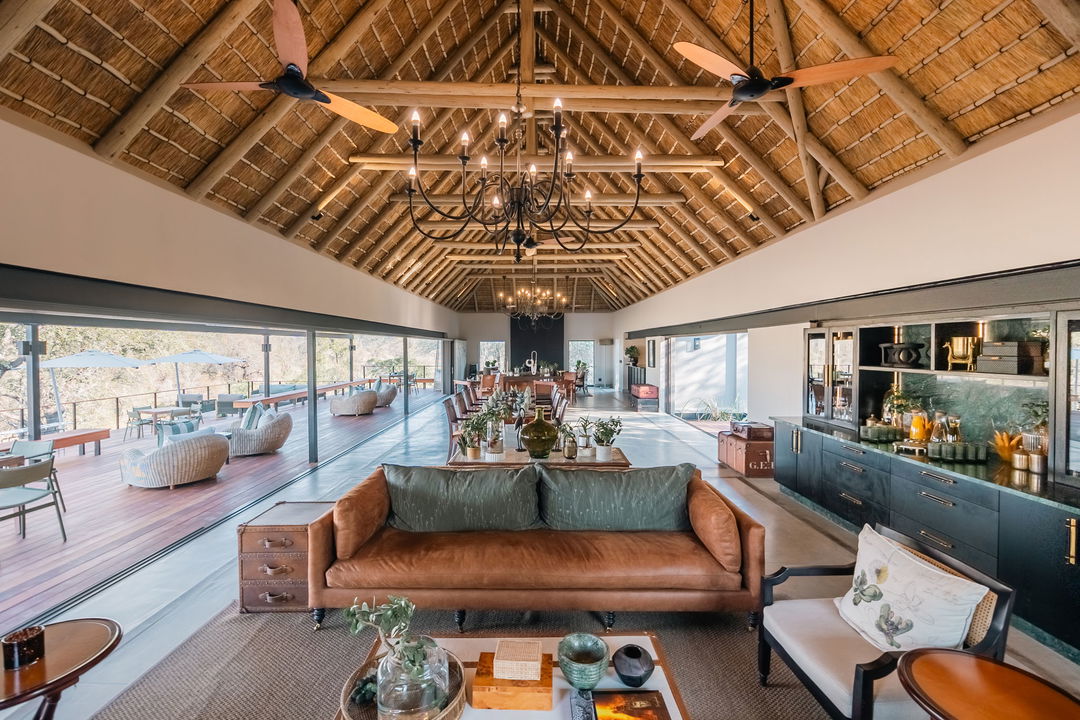 main lounge at thornybush simbambili lodge