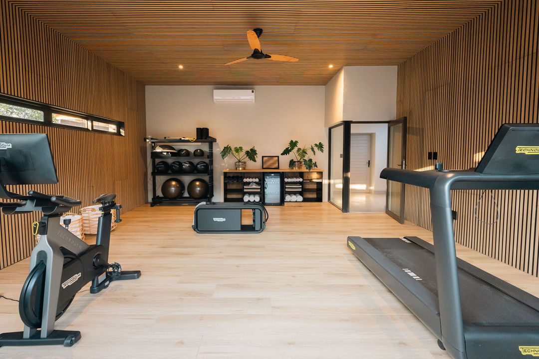 gym facility at thornybush simbambili lodge spa