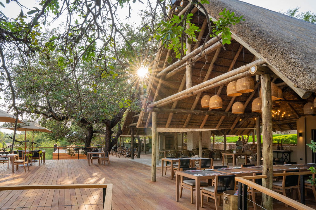Thornybush game lodge main deck areas