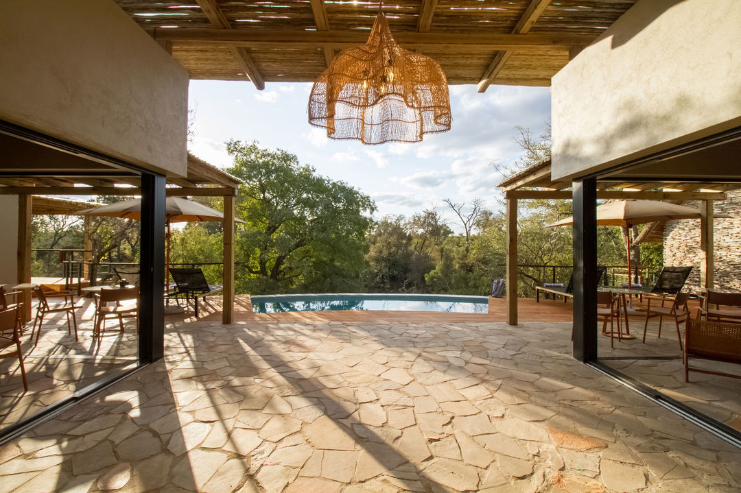 pool and main areas at Simbambili lodge spa Thornybush
