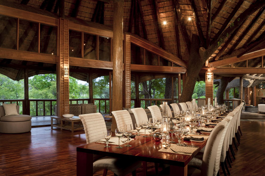 dining table set for dinner at ulusaba safari lodge