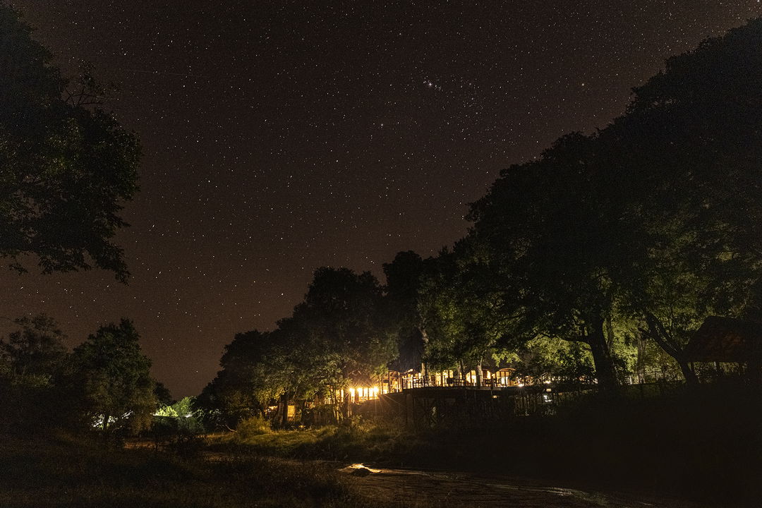 night time view of the main lodge at Ulusaba reserve