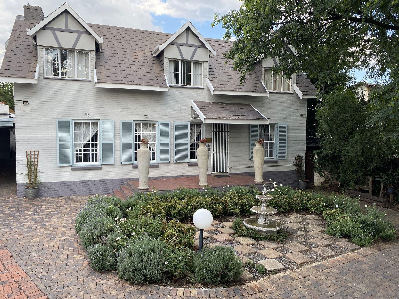Comfortable, stylish guest house accommodation in Edenvale