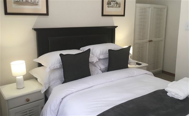 Comfortable, single room for the weary traveler. Comfortable, single room for the weary traveler.