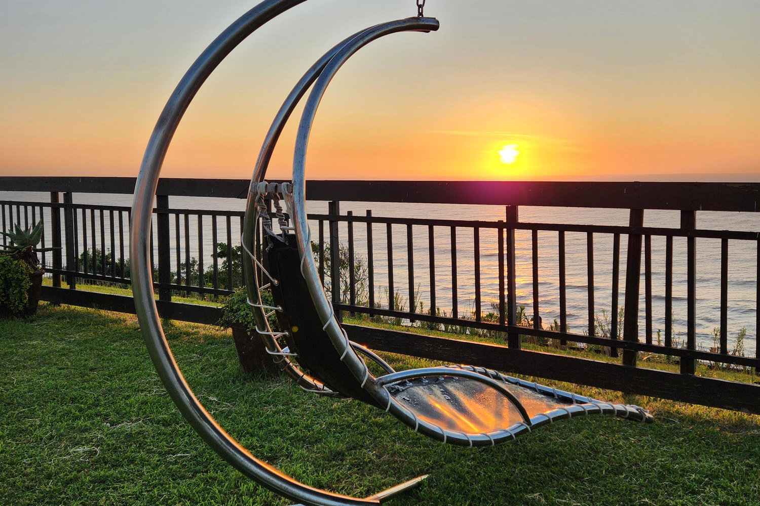 Hello. Welkom. Sawubona. 