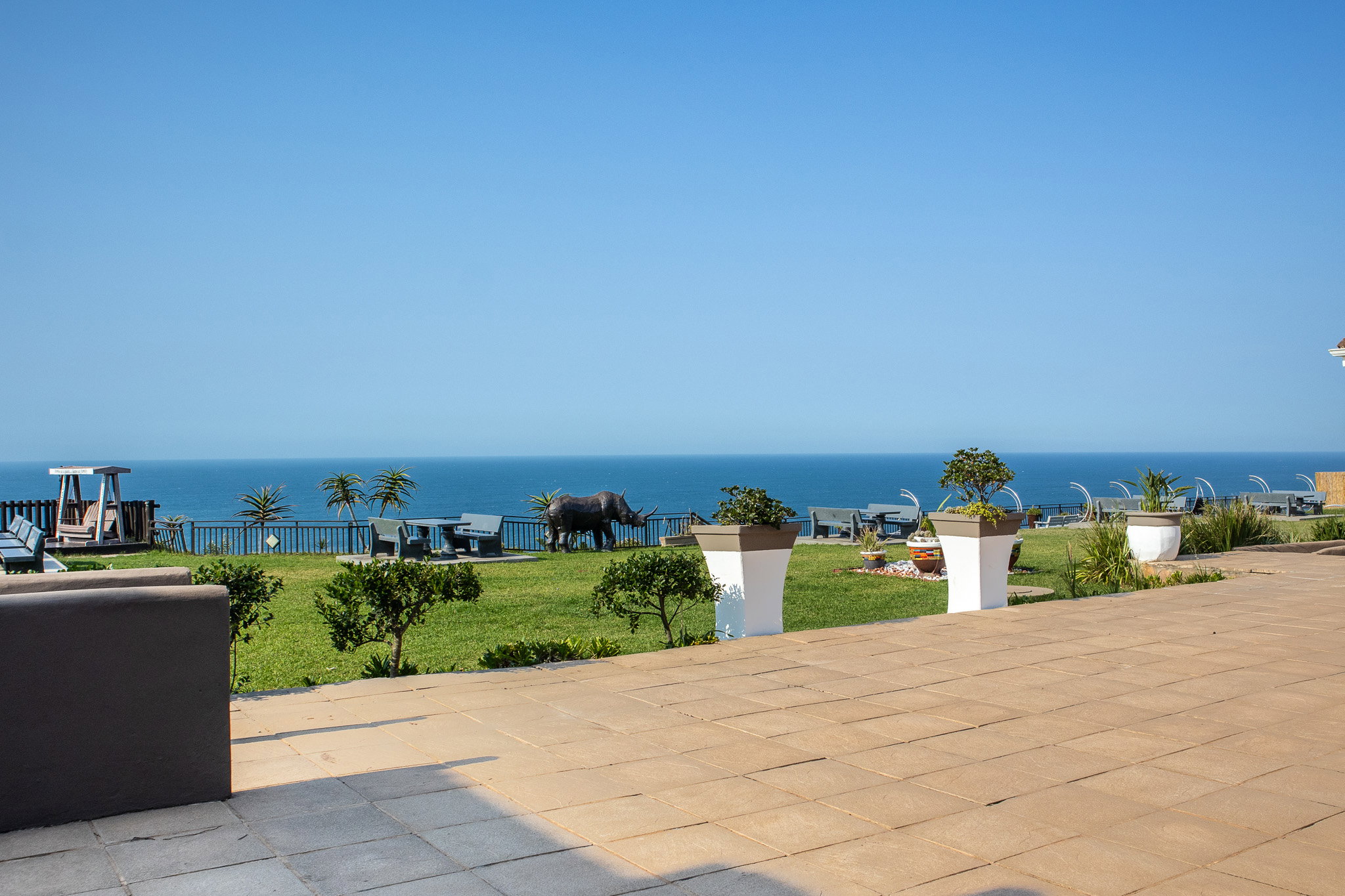 Downstairs Sea-Facing Rooms 