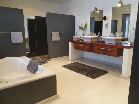 Bathroom 5 star luxury accommodation De Kloof Luxury estate boutique hotel and spa swellendam south africa