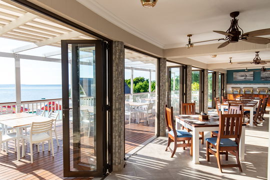 Giney's Restaurant 