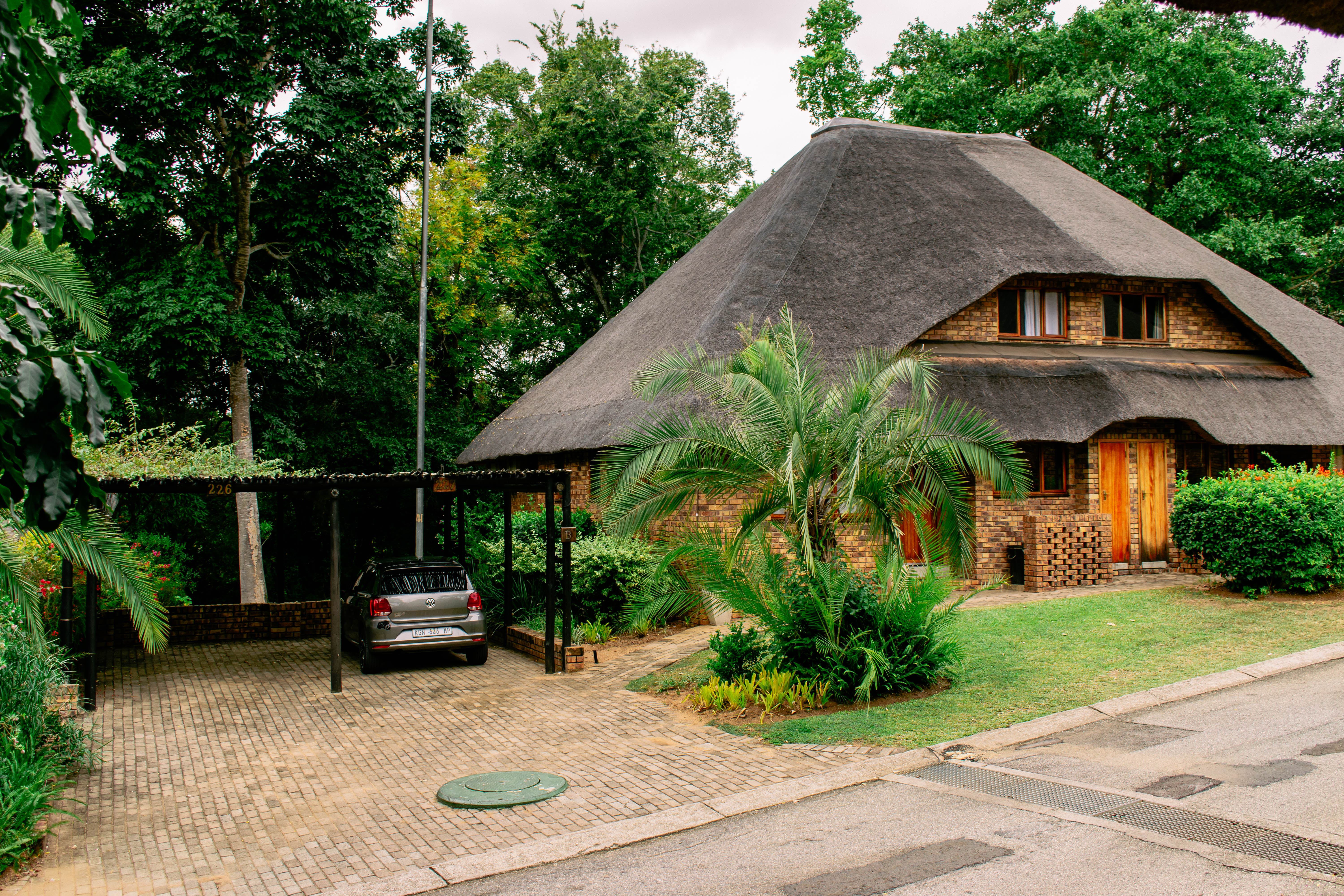Welcome to Inyamatane Kruger Park Lodge