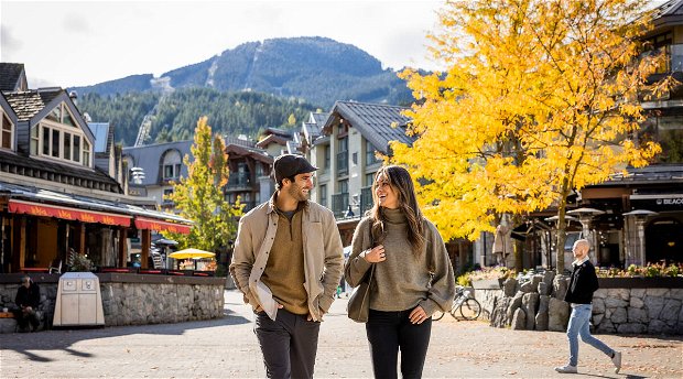 Whistler Village Stroll Fall, Source: Tourism Whistler/Justa Jeskova