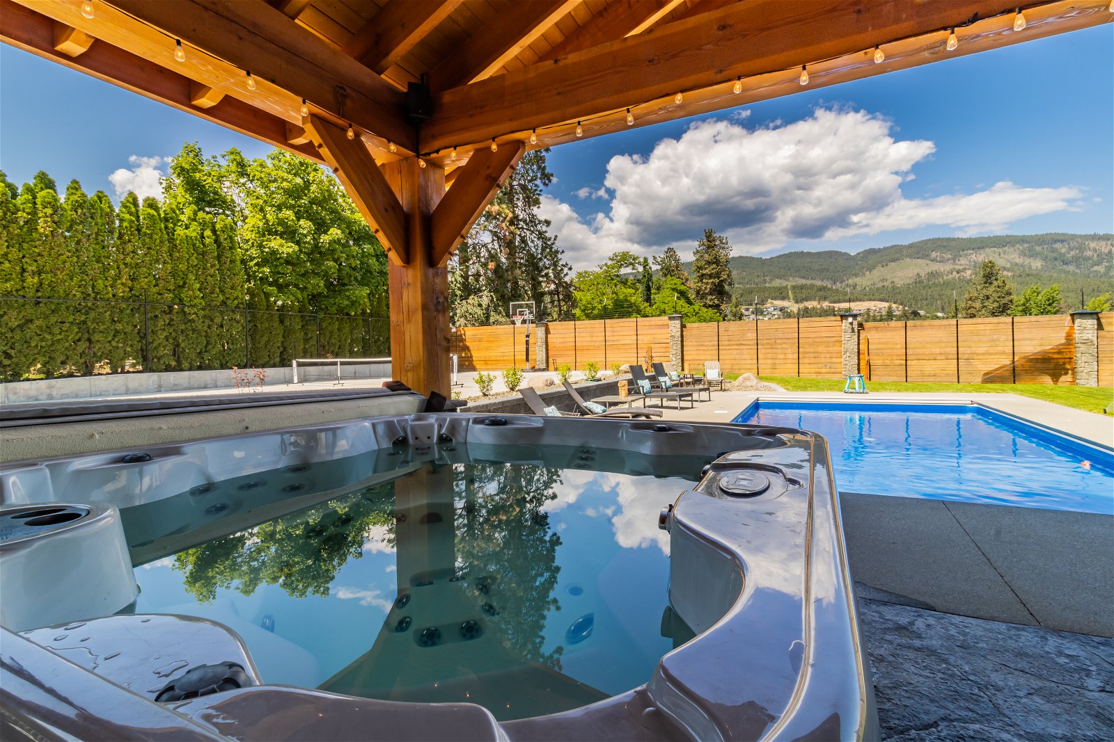 Kelowna Vacation Home Rentals, British Columbia, Canada. Elevate Vacations
