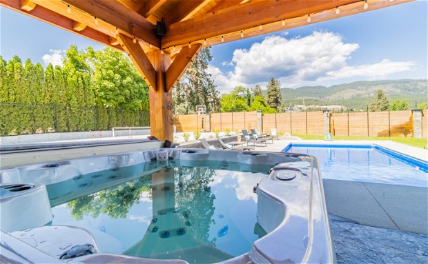 Vacation Home Rental West Kelowna, British Columbia, Canada. Elevate Vacations