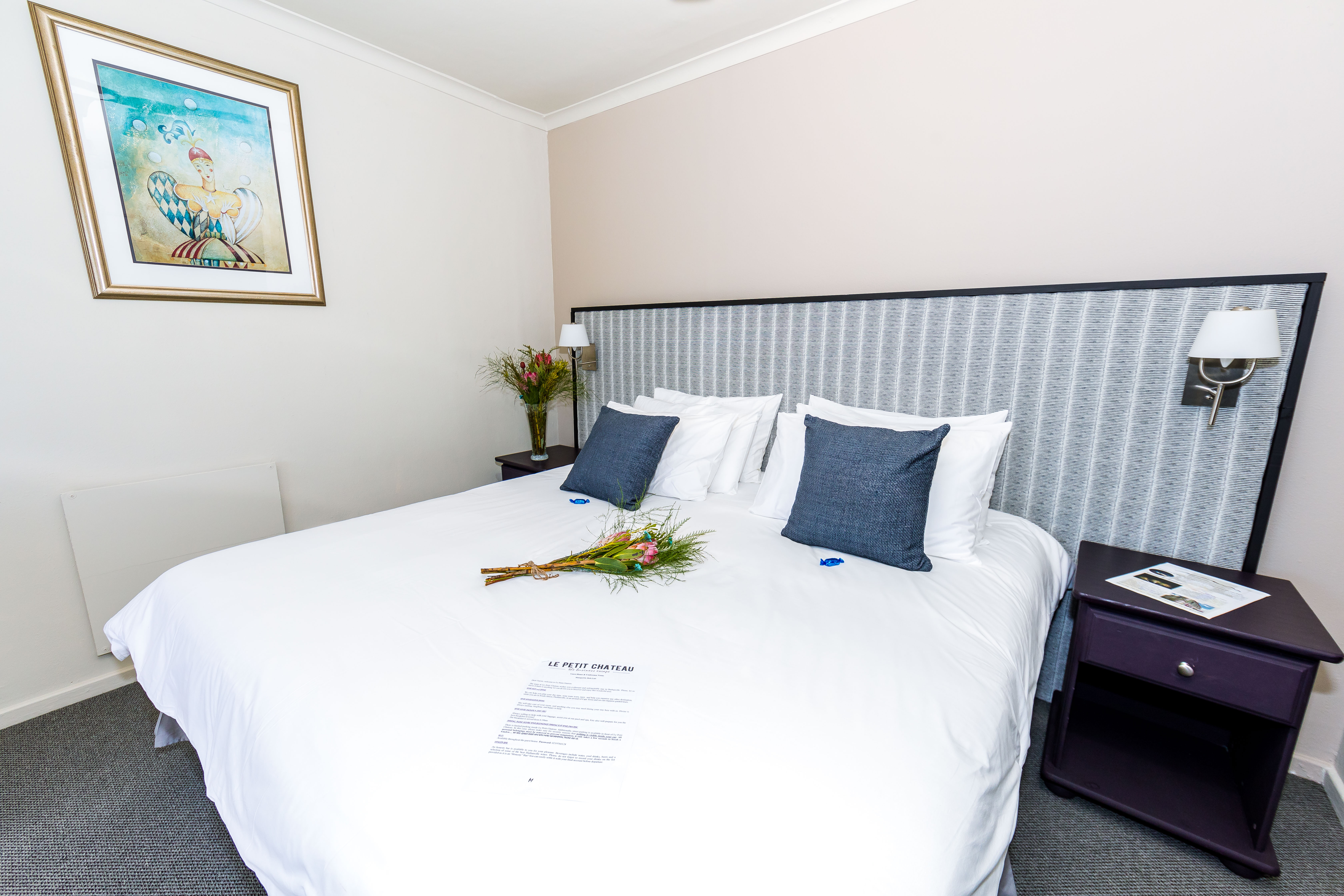 molo lolo, le petit chateau, hotel durbanville, durbanville, cape town, le petit chateau durbanville, hotel cape town
