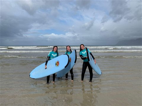 Surf lesson experience 