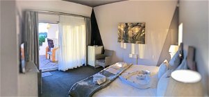 Pamper yourself in Black Mussel room at Farr Out Guesthouse in Paternoster