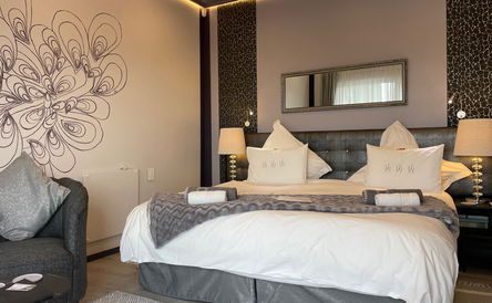 Pamper yourself in Black Mussel room at Farr Out Guesthouse in Paternoster