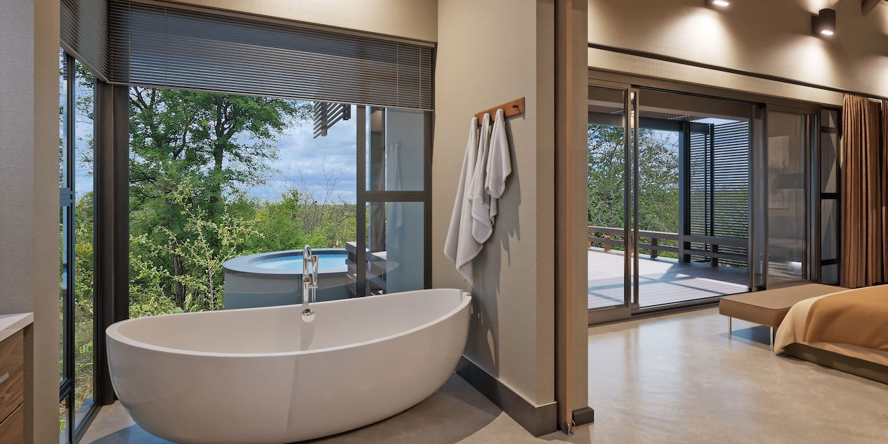 Amani Safari Camp bathroom suite and plunge pool in Klaserie Private Nature Reserve