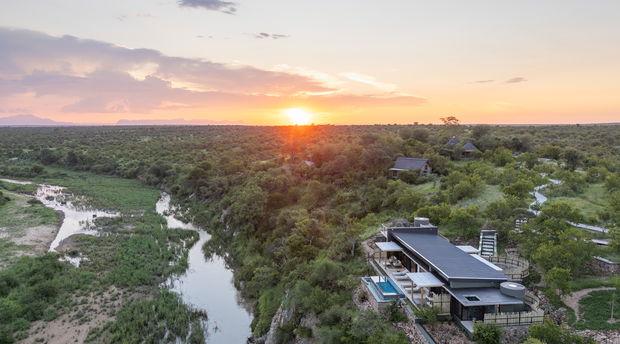 Misava Safari lodge over the Klaserie river