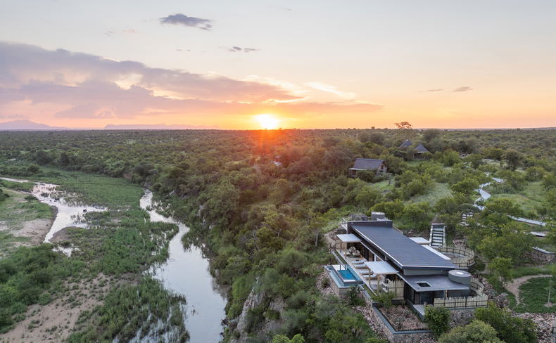 Misava Safari lodge over the Klaserie river