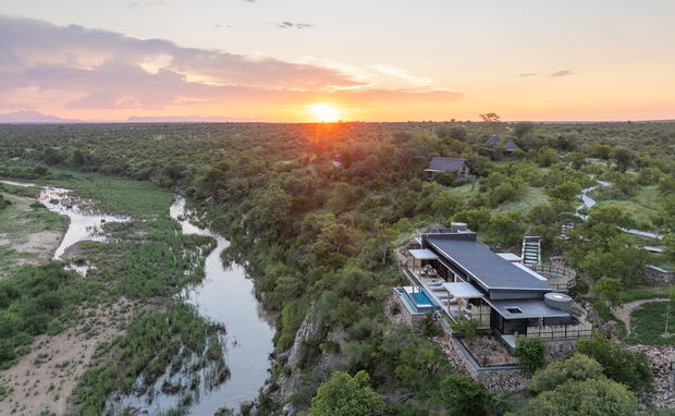 Misava Safari lodge over the Klaserie river