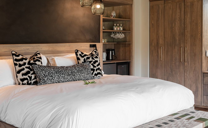 Amani Riverbed Suites