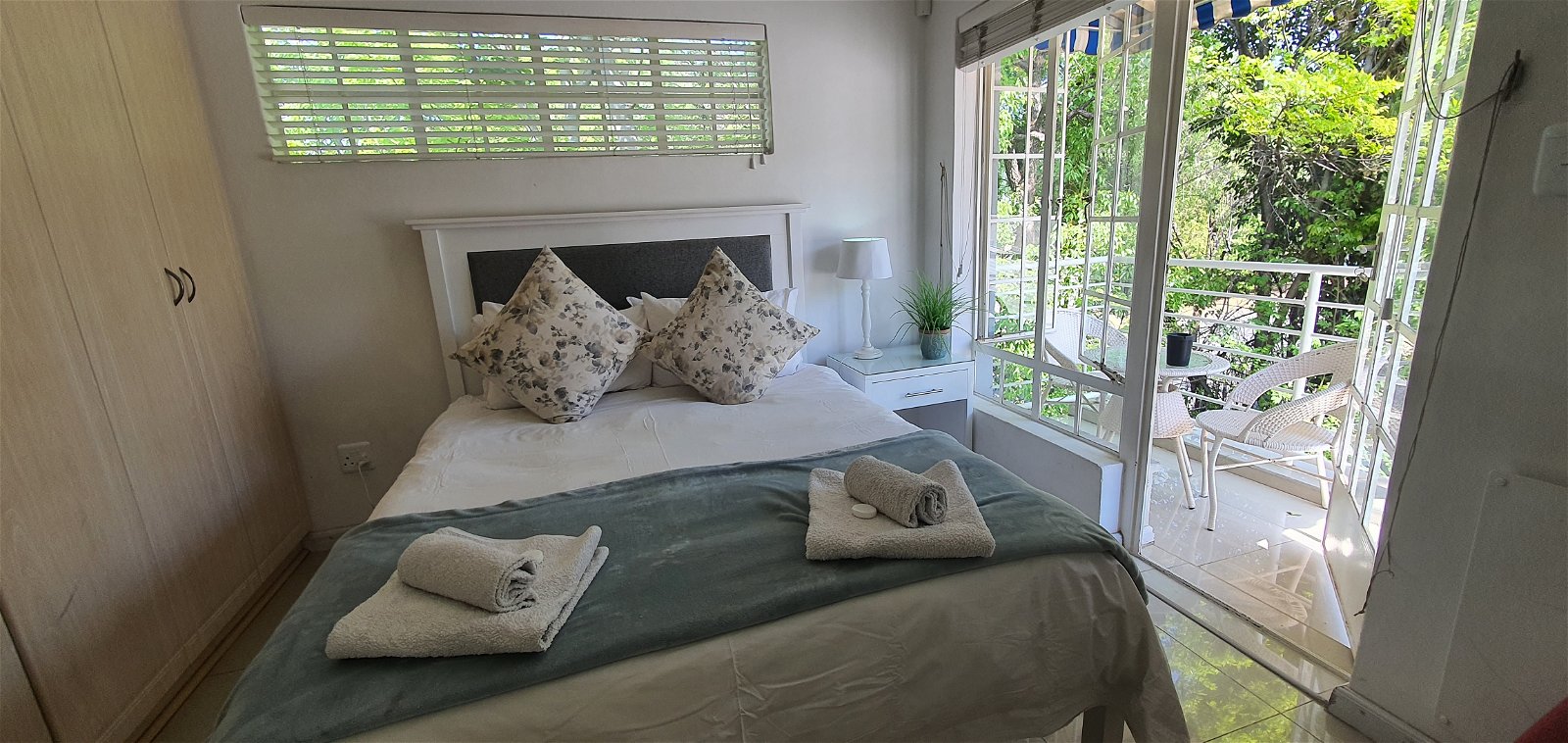 Baobab Apartment with Balcony overlooking Koi Pond