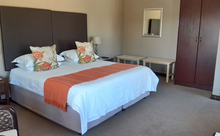 Room 4 - King or Twin Room with Balcony